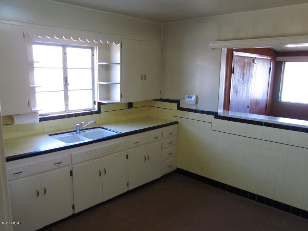 1243 E Hampton St, Tucson, AZ 85719 photo 3