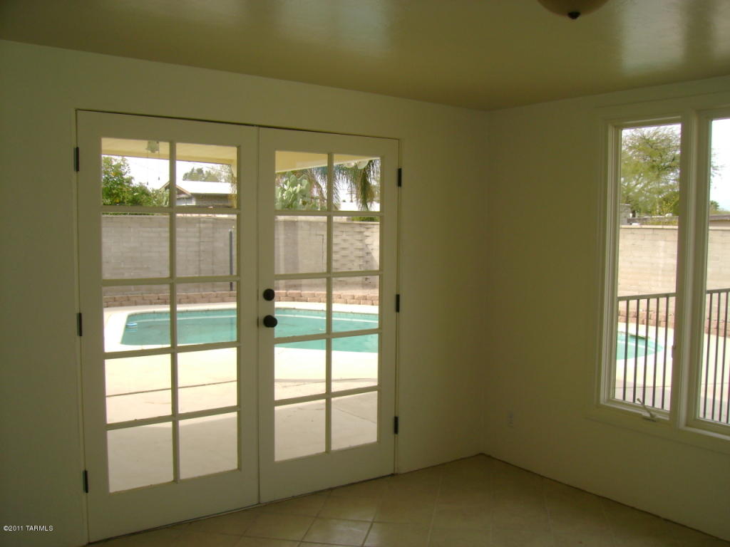 8601 Eli St, Tucson, AZ 85710 photo 5