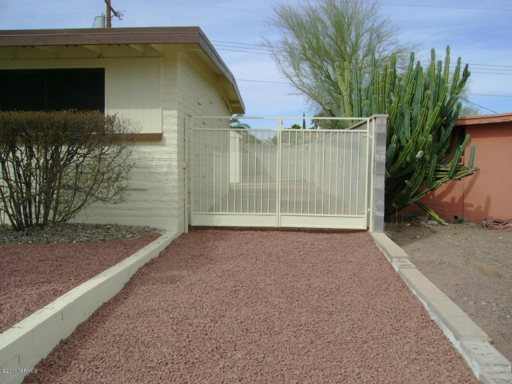 8601 Eli St, Tucson, AZ 85710 photo 8