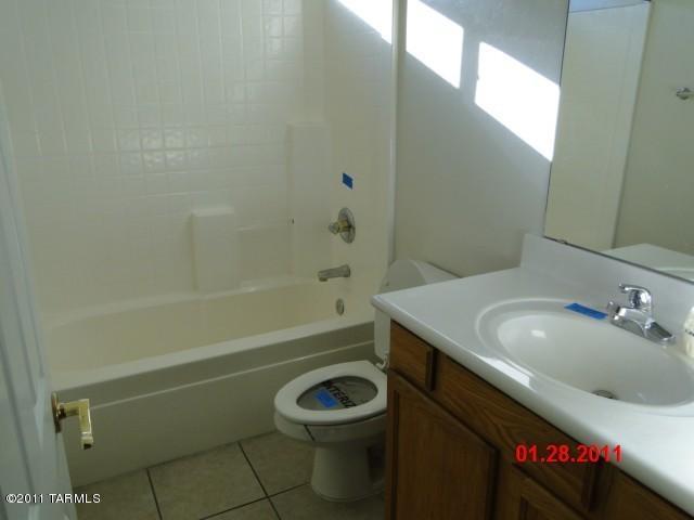 8394 E Sarnoff Ridge Loop, Tucson, AZ 85710 photo 9