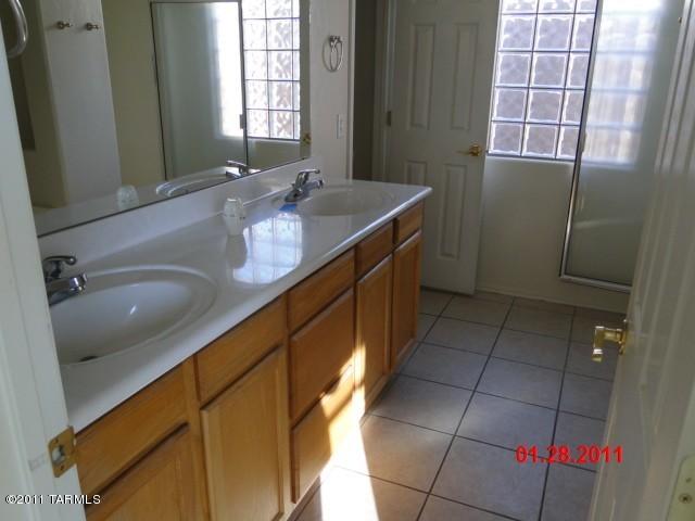 8394 E Sarnoff Ridge Loop, Tucson, AZ 85710 photo 5