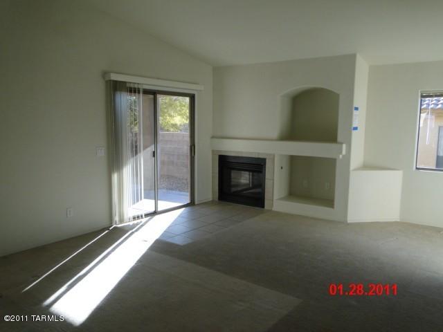 8394 E Sarnoff Ridge Loop, Tucson, AZ 85710 photo 4