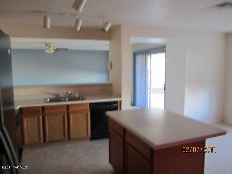 7052 S Petrel, Tucson, AZ 85756 photo 2