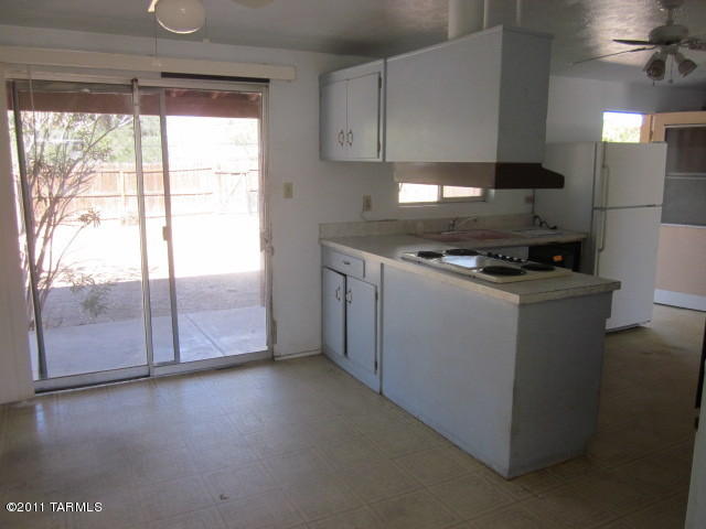 7061 E Baker St, Tucson, AZ 85710 photo 9