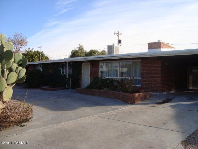 5912 Eli St, Tucson, AZ 85711 photo 2