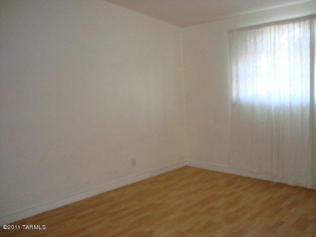 5912 Eli St, Tucson, AZ 85711 photo 5
