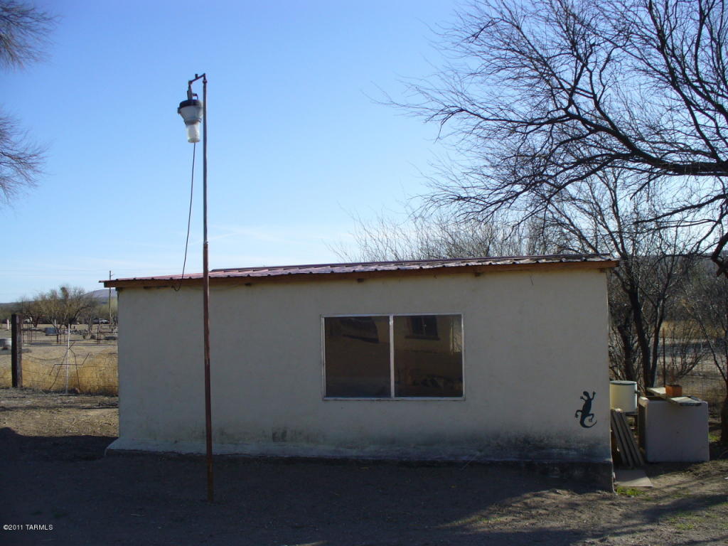 83025 E Bartolo Rd, Mammoth, AZ 85618 photo 5