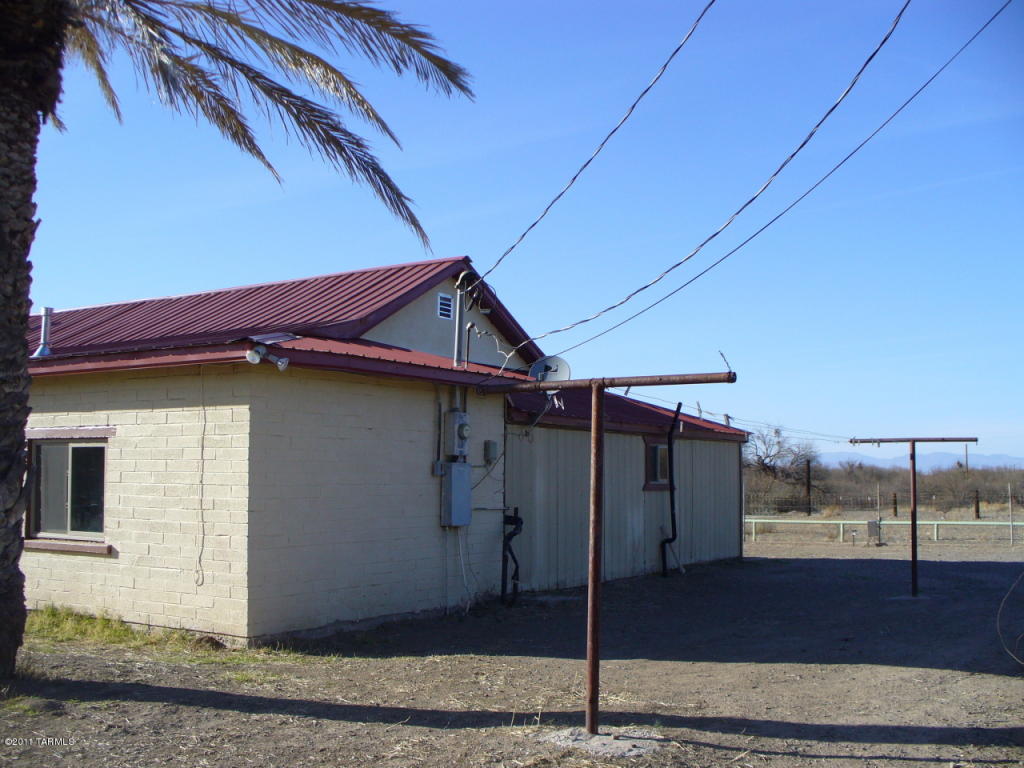 83025 E Bartolo Rd, Mammoth, AZ 85618 photo 4