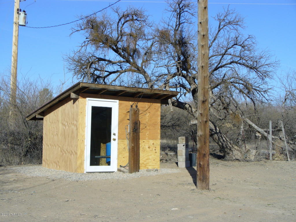 83025 E Bartolo Rd, Mammoth, AZ 85618 photo 6