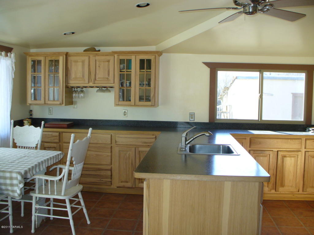 83025 E Bartolo Rd, Mammoth, AZ 85618 photo 12