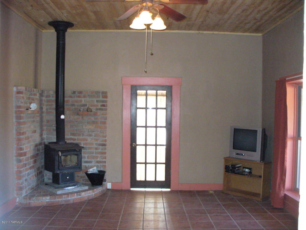 83025 E Bartolo Rd, Mammoth, AZ 85618 photo 9