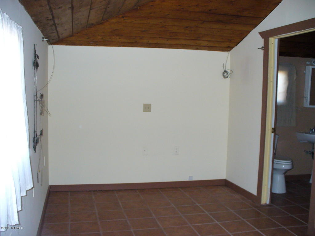 83025 E Bartolo Rd, Mammoth, AZ 85618 photo 18