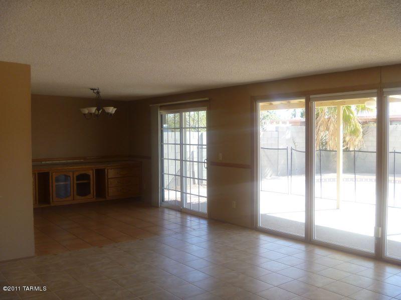 8610 E 3rd St, Tucson, AZ 85710 photo 4