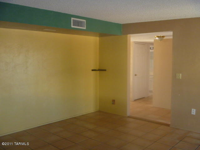 8610 E 3rd St, Tucson, AZ 85710 photo 9