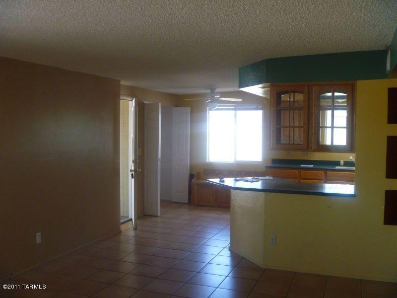 8610 E 3rd St, Tucson, AZ 85710 photo 3