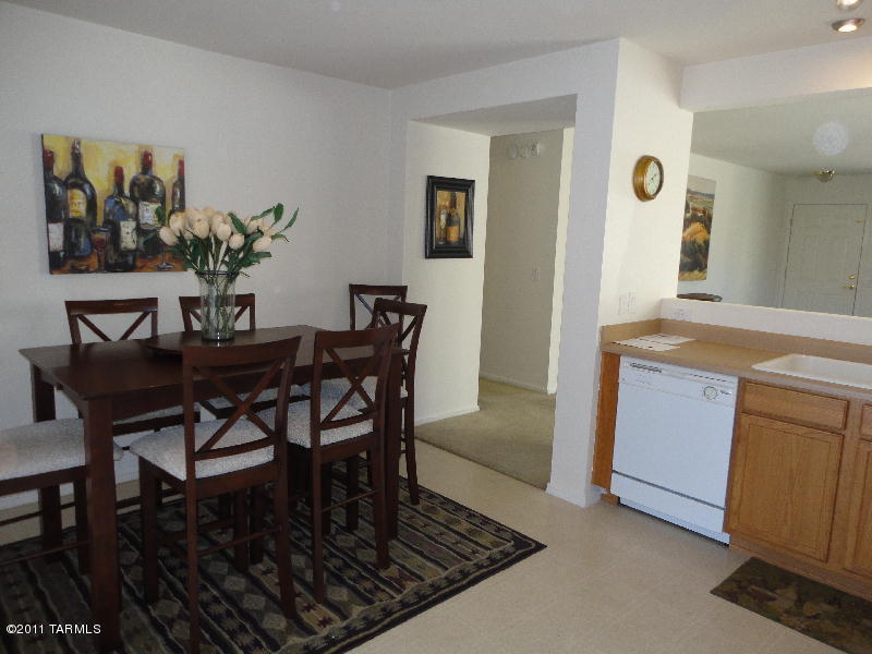 4038 E Wading Duck Ct, Tucson, AZ 85712 photo 4