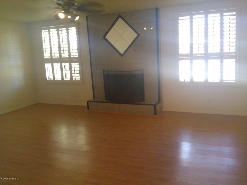 8554 Eli St, Tucson, AZ 85710 photo 3