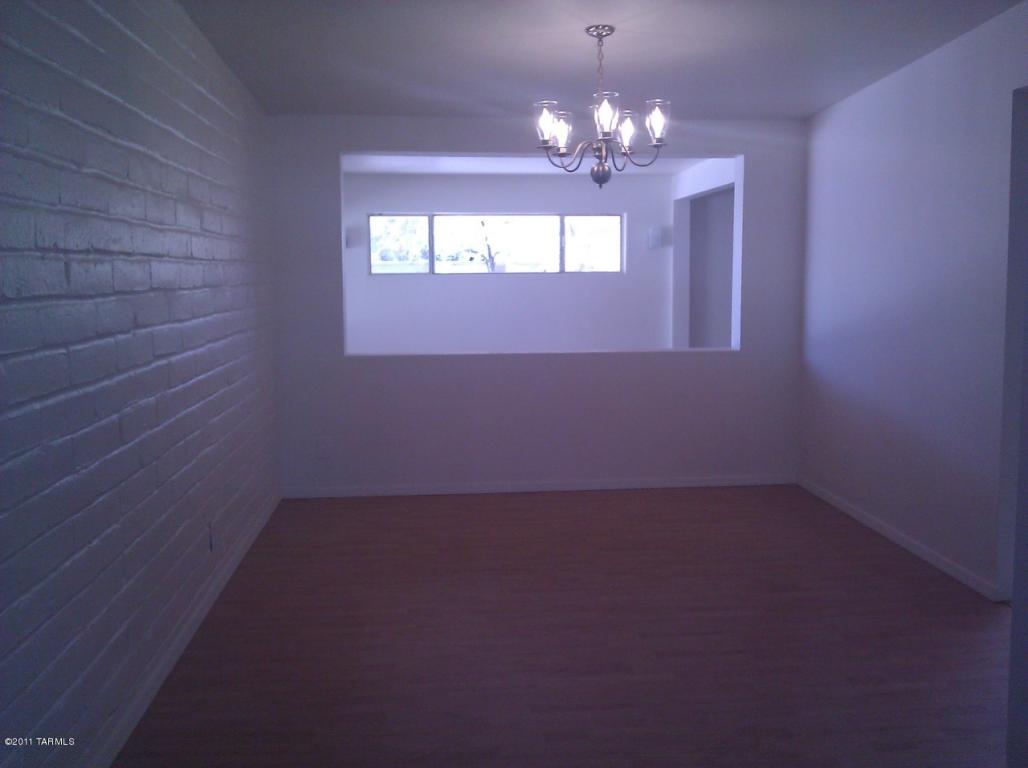 8554 Eli St, Tucson, AZ 85710 photo 4