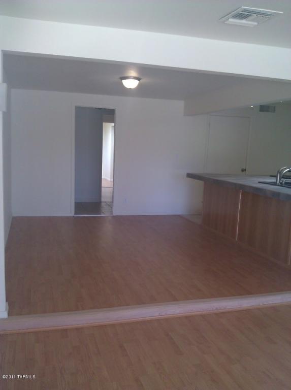 8554 Eli St, Tucson, AZ 85710 photo 6