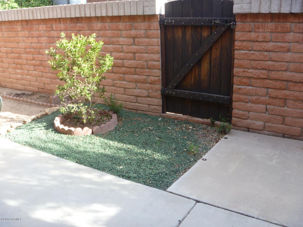 264 E Scheibe Way, Tucson, AZ 85705 photo 7