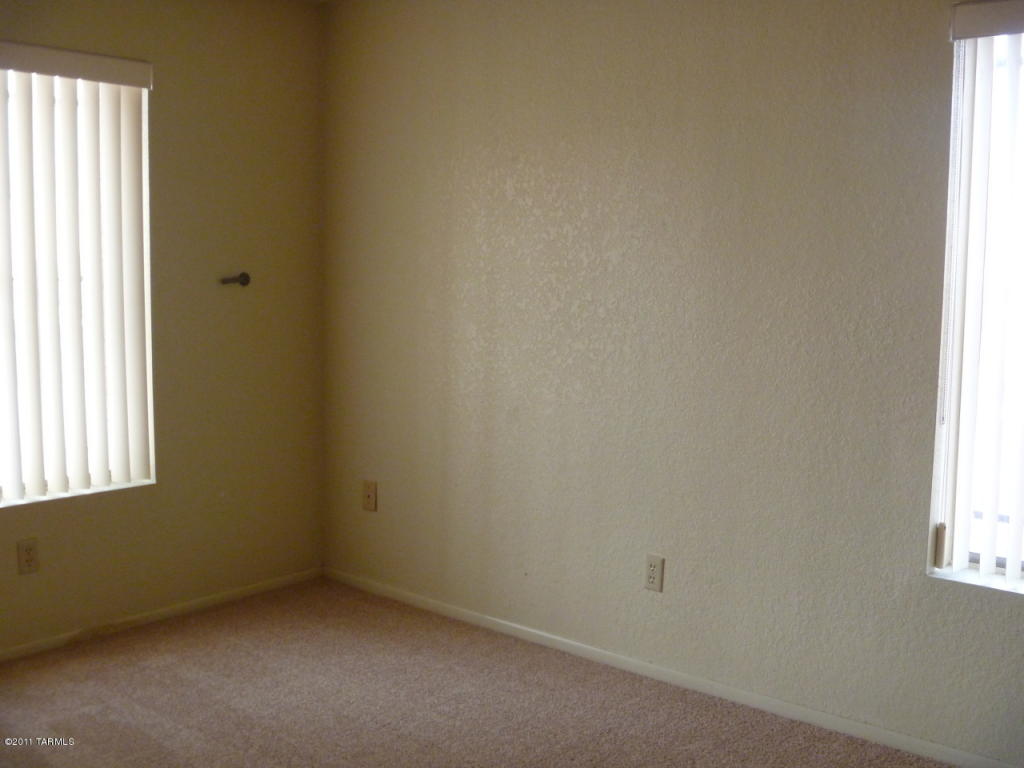 264 E Scheibe Way, Tucson, AZ 85705 photo 10