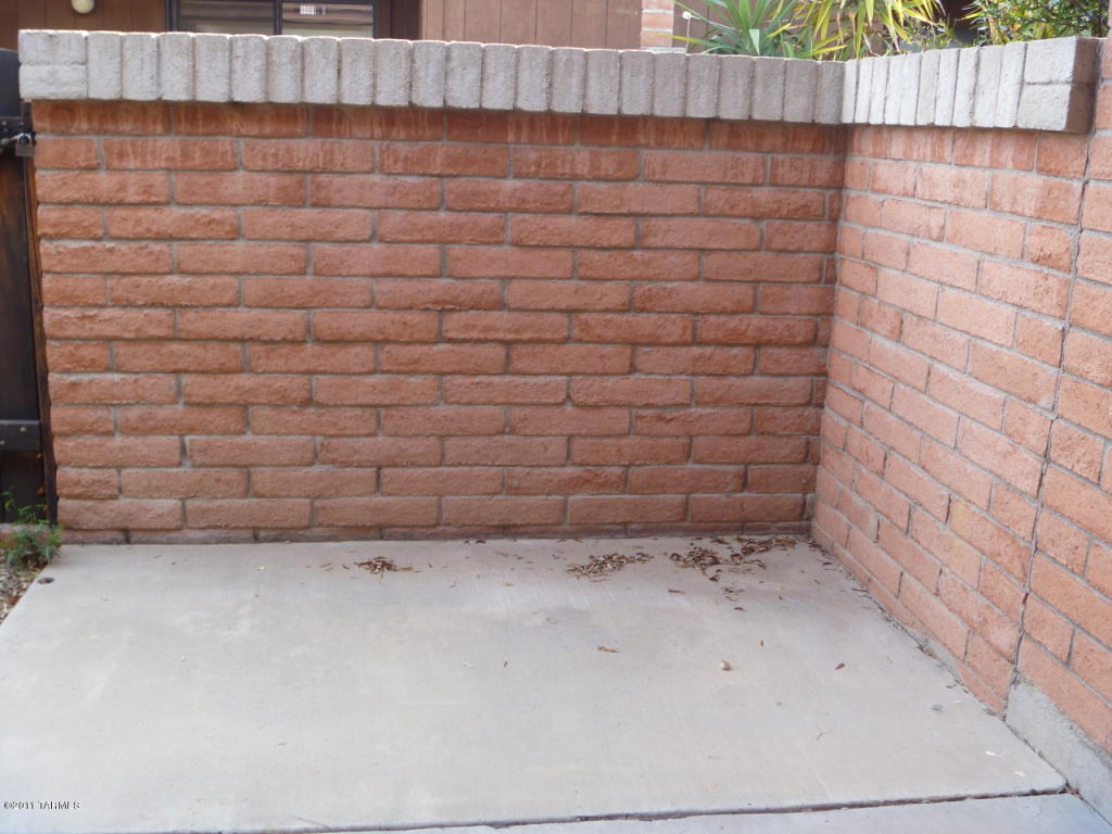 264 E Scheibe Way, Tucson, AZ 85705 photo 8