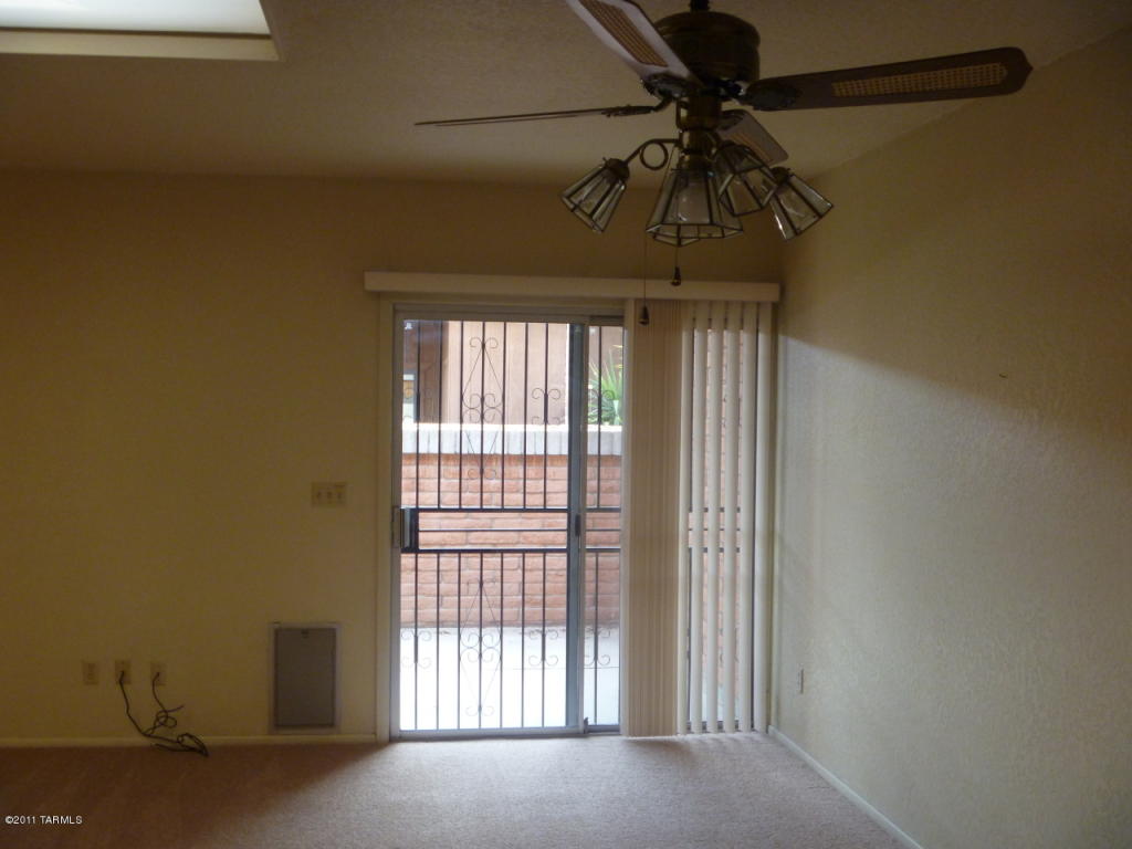 264 E Scheibe Way, Tucson, AZ 85705 photo 5