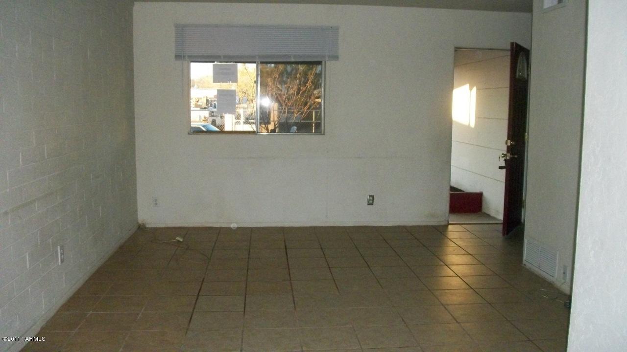 4132 E Sylvane, Tucson, AZ 85711 photo 3