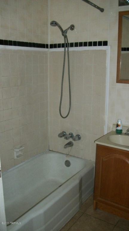 4132 E Sylvane, Tucson, AZ 85711 photo 4