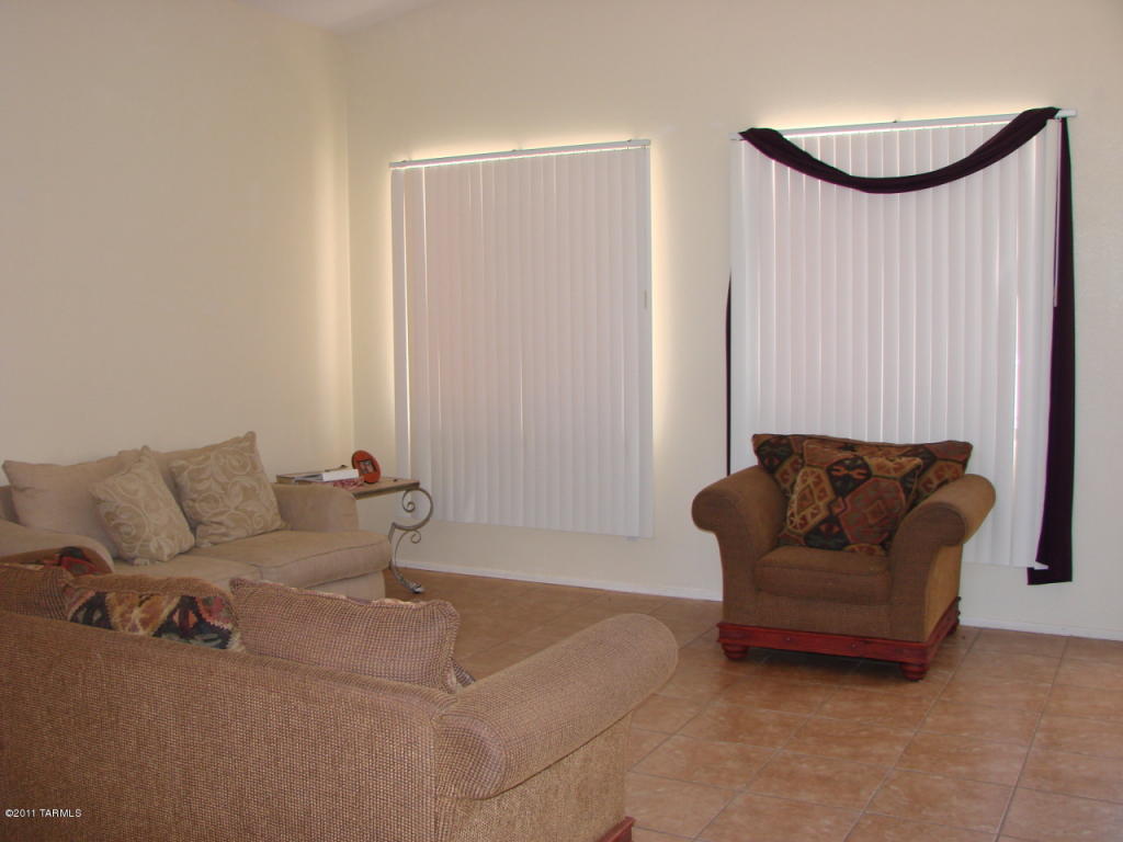 8954 E Maxwell Dr, Tucson, AZ 85747 photo 4