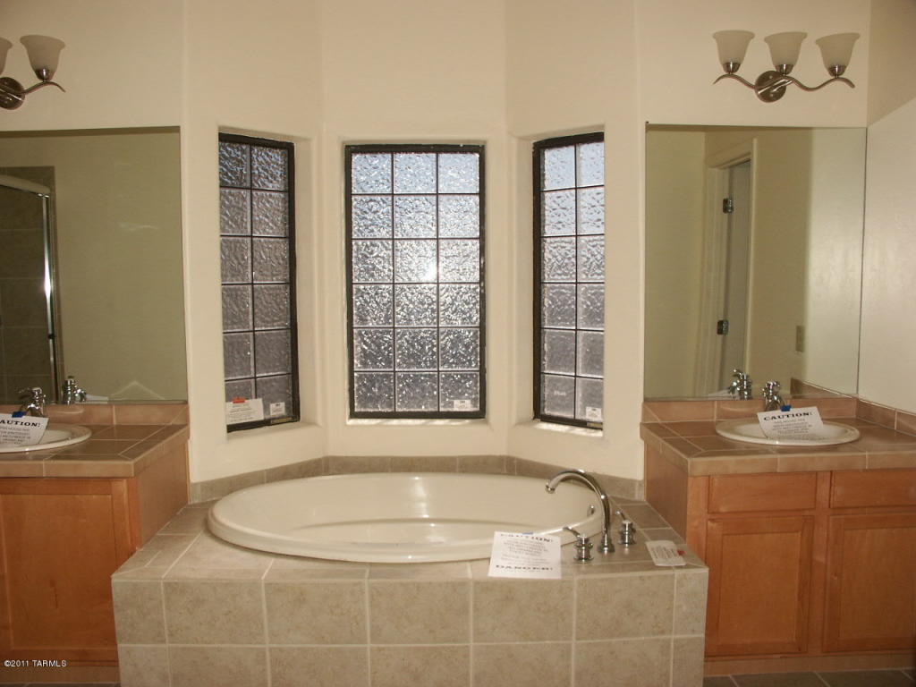 151 E Bishop Ln, Vail, AZ 85641 photo 4