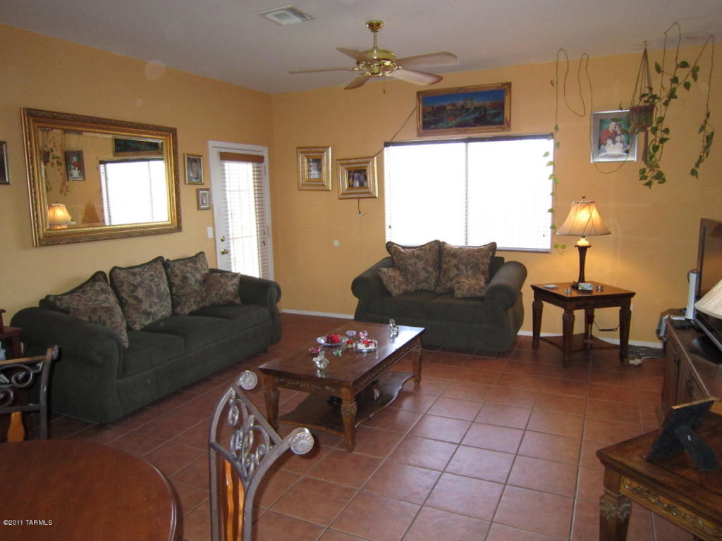1335 E Zulema Loop, Tucson, AZ 85706 photo 2