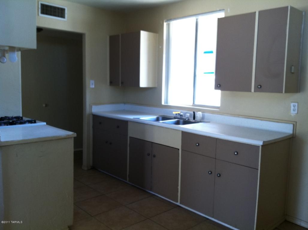 3627 E 27th St, Tucson, AZ 85713 photo 2
