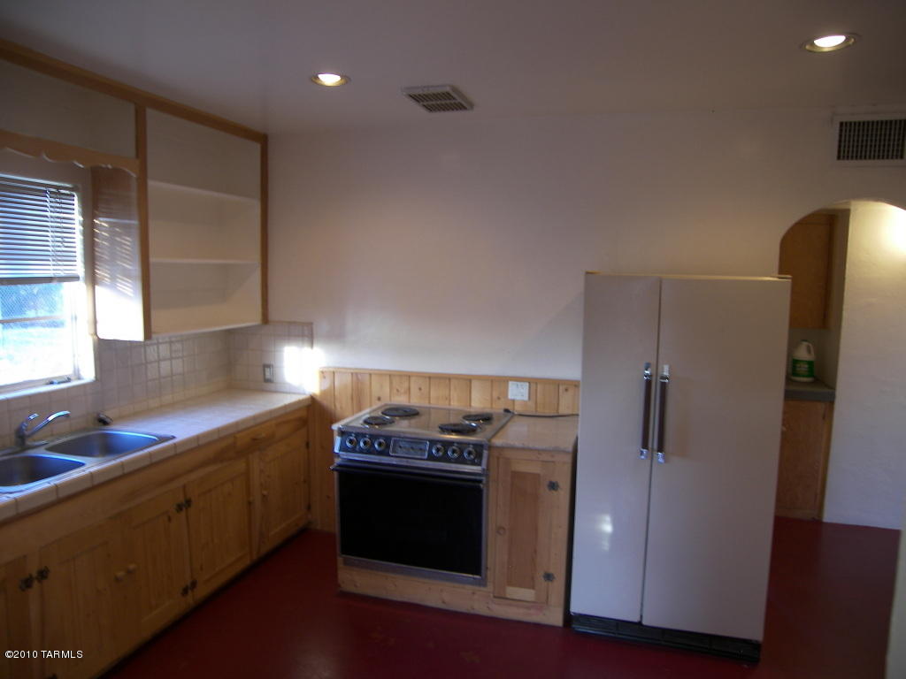 1313 E Silver St, Tucson, AZ 85719 photo 4