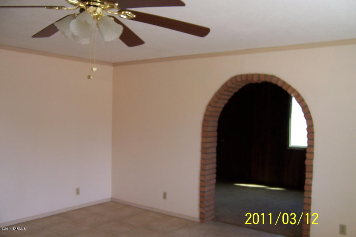 1341 E Milton Rd W, Tucson, AZ 85706 photo 2
