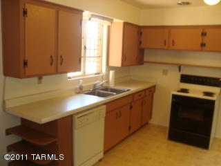 6026 E 16th Pl, Tucson, AZ 85711 photo 3