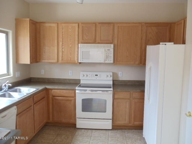 7572 E Fair Meadows Lp Loop E, Tucson, AZ 85756 photo 2