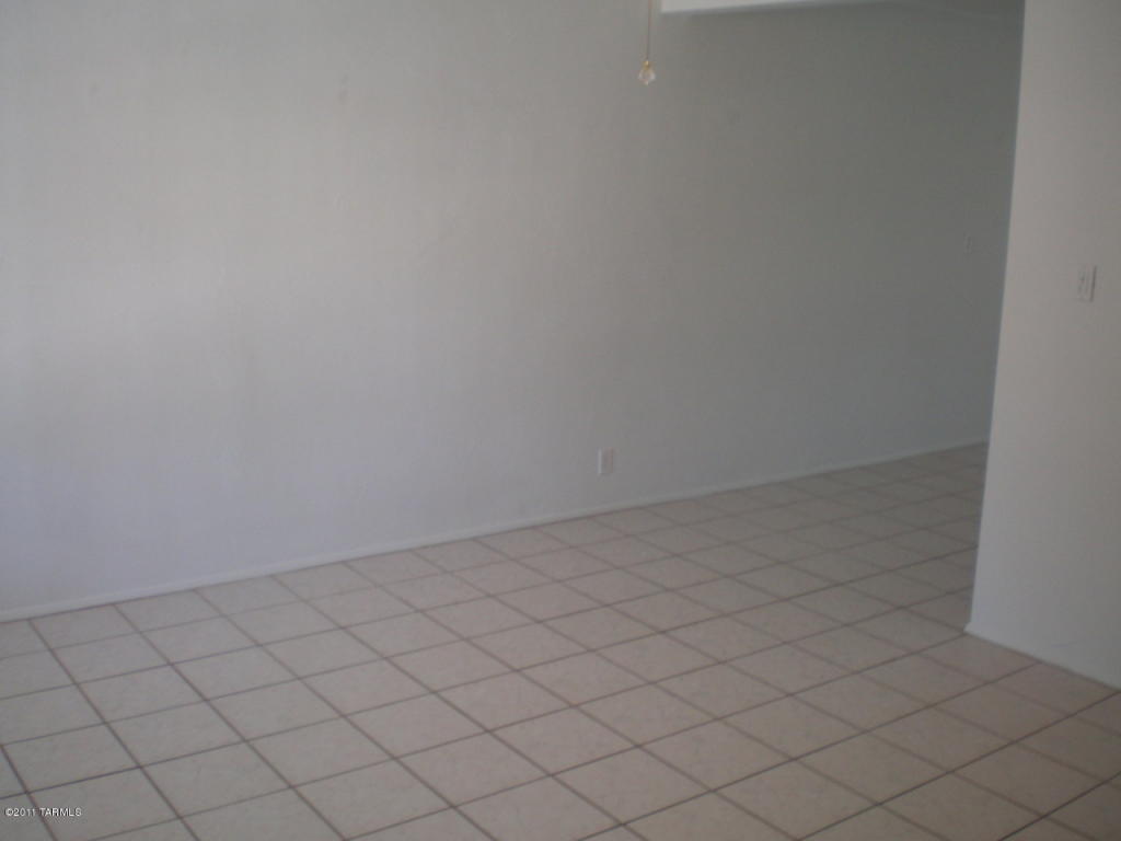 6152 E 16th St, Tucson, AZ 85711 photo 2
