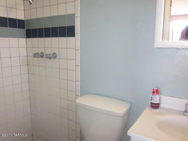 8125 E 4th Pl, Tucson, AZ 85710 photo 7