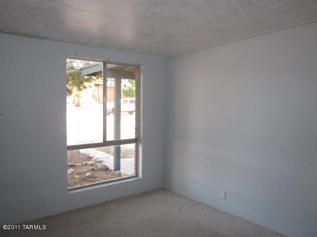 8125 E 4th Pl, Tucson, AZ 85710 photo 9