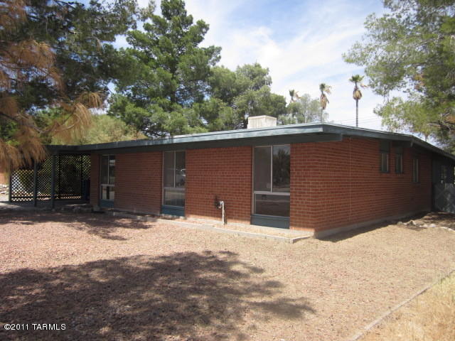 8125 E 4th Pl, Tucson, AZ 85710 photo 3