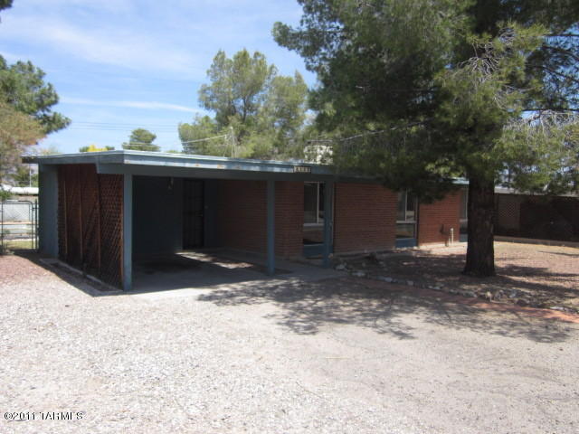 8125 E 4th Pl, Tucson, AZ 85710 photo 2