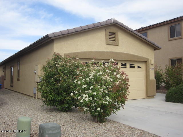 7685 E Fair Meadows Loop, Tucson, AZ 85756 photo 2