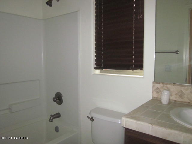 7685 E Fair Meadows Loop, Tucson, AZ 85756 photo 8