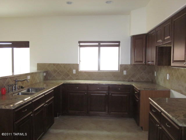 7685 E Fair Meadows Loop, Tucson, AZ 85756 photo 5