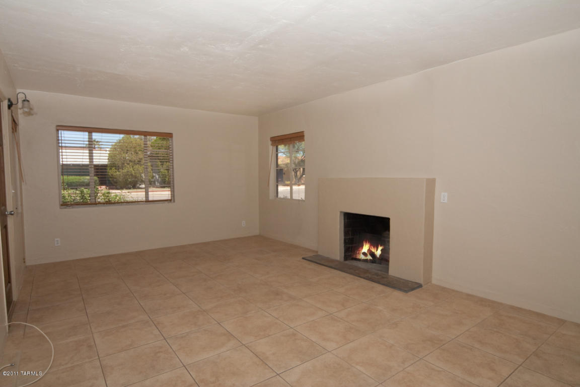 2642 Exeter St, Tucson, AZ 85716 photo 2