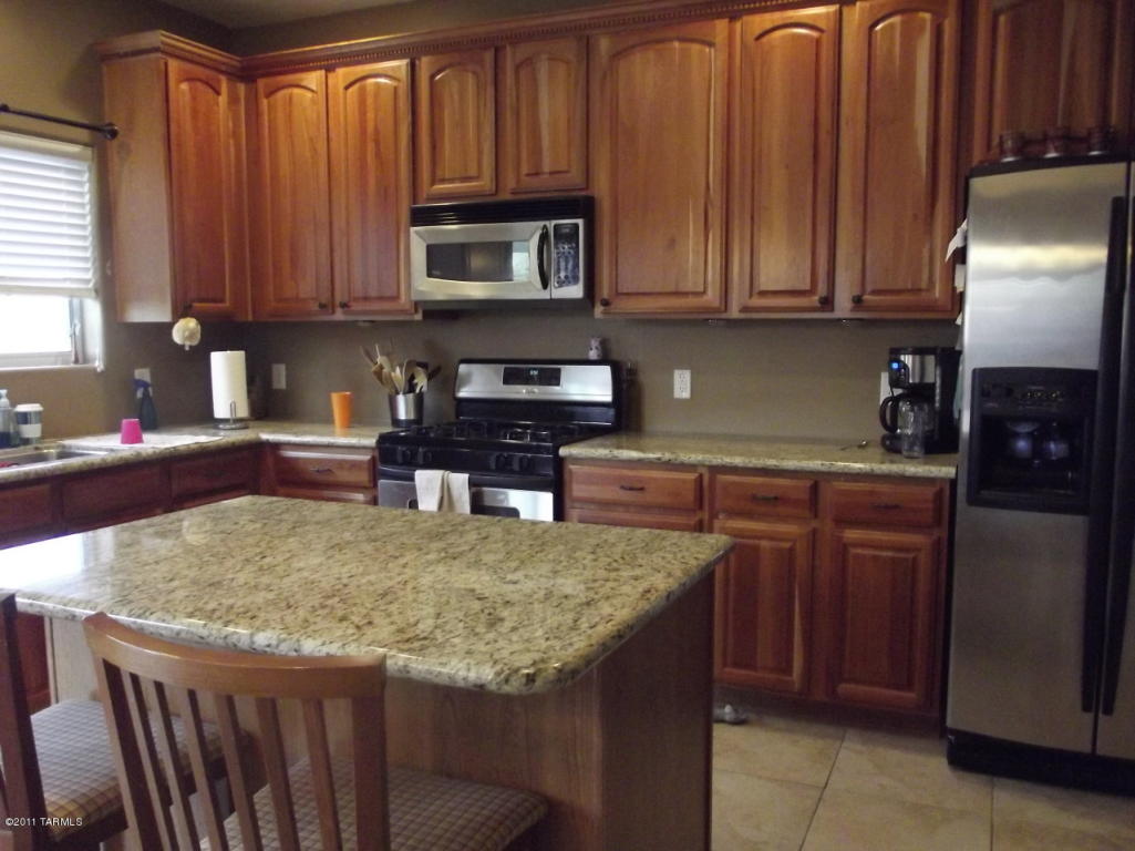 3585 E Farrier Dr, Tucson, AZ 85739 photo 2