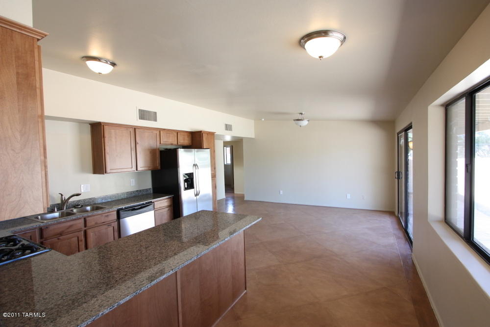 6911 E 3rd St, Tucson, AZ 85710 photo 4