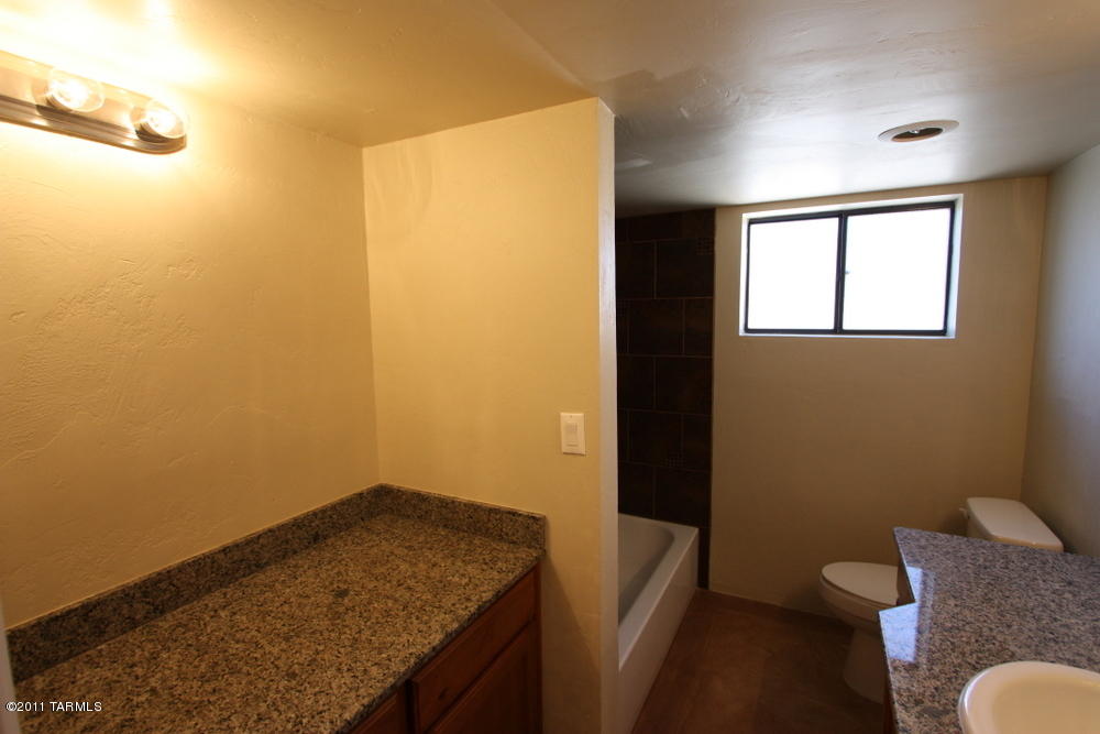 6911 E 3rd St, Tucson, AZ 85710 photo 9
