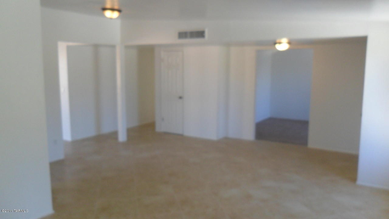 9218 E 39th St, Tucson, AZ 85730 photo 4